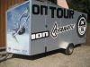 Anhnger mit Fahrzeugbeschriftung
Mit Digitaldruck und Folie beklebt
Fr on Tour von 089 Werbung in Mnchen